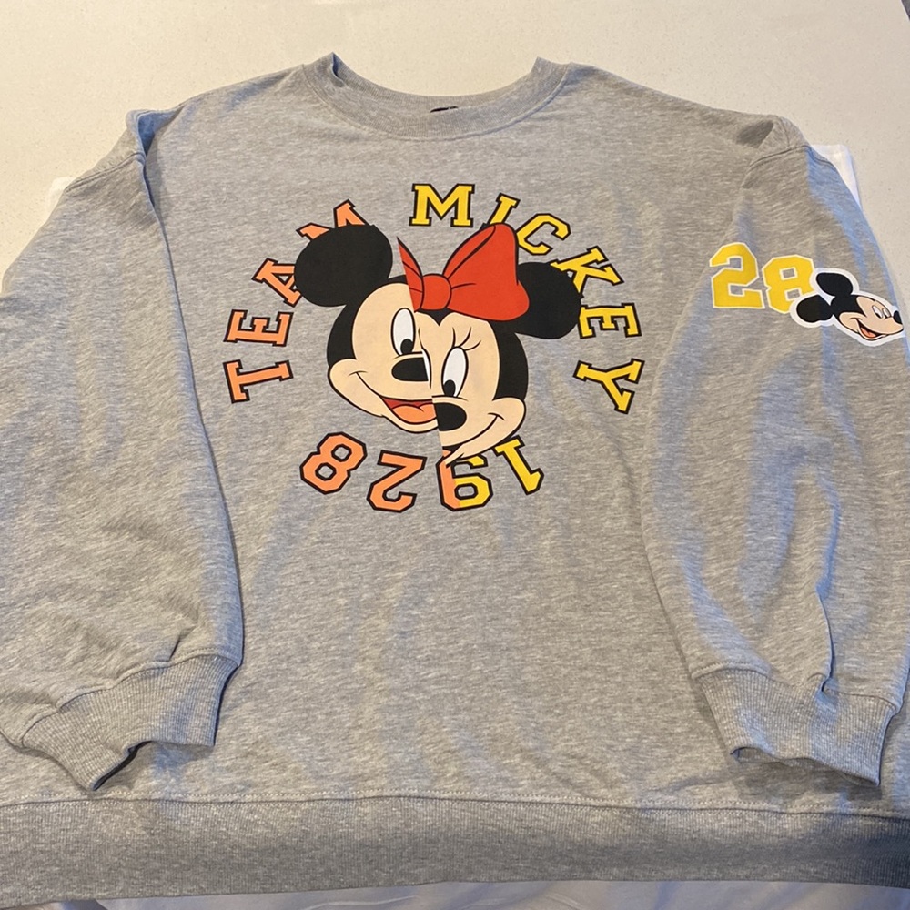🛍️ Disney Team Mickey Sweatshirt
